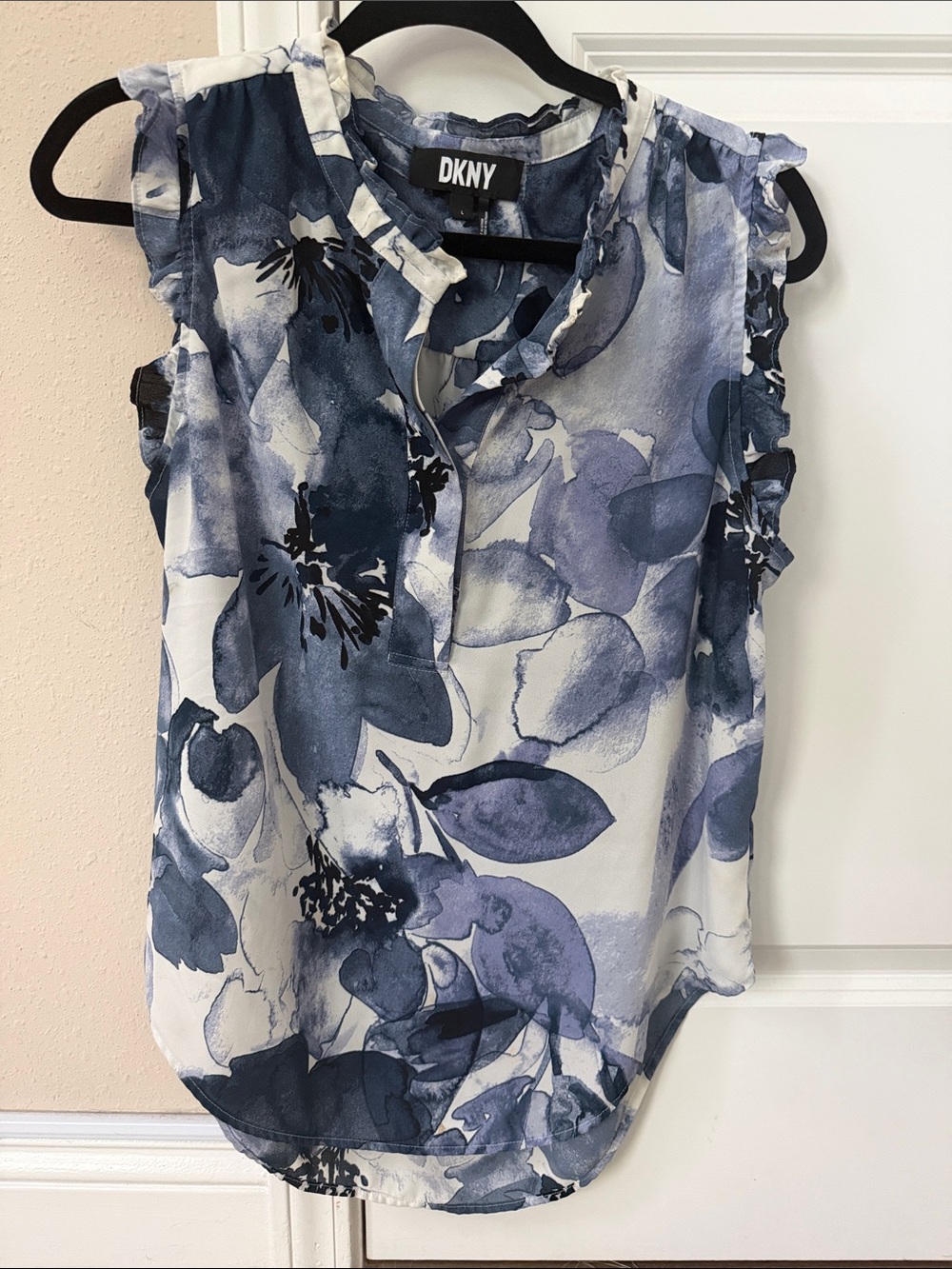 DKNY Navy and White Floral Ruffle Sleeve Sleeveless Top